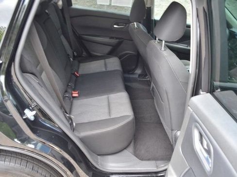 Used 2025 Nissan Rogue SV AWD/4WD image 33