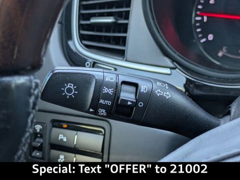 Used 2016 Kia K900 Luxury image 28