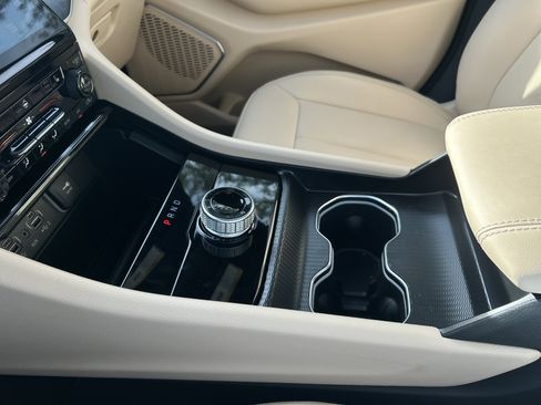 New 2025 Jeep Grand Cherokee Limited w/ Black Appearance Package image 45