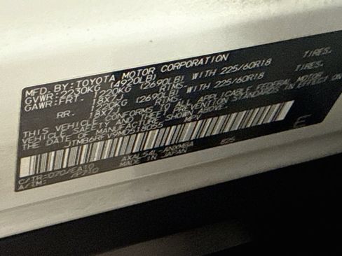 Certified 2021 Toyota RAV4 XLE Premium AWD/4WD image 31