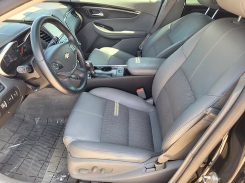 Used 2014 Chevrolet Impala LT w/ Convenience Package FWD image 24