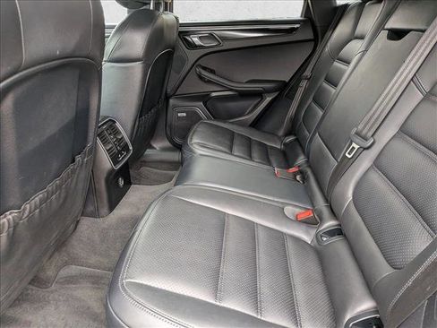 Used 2019 Porsche Macan image 17
