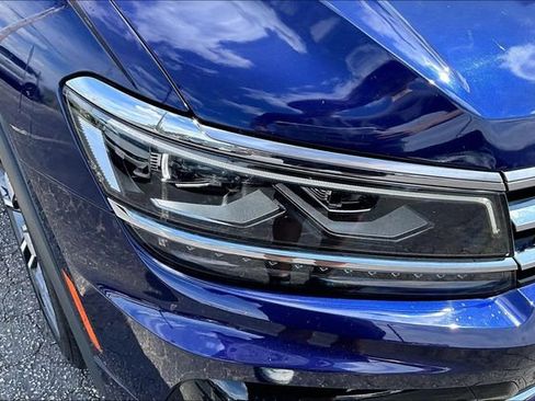 Used 2021 Volkswagen Tiguan SEL Premium R-Line image 27