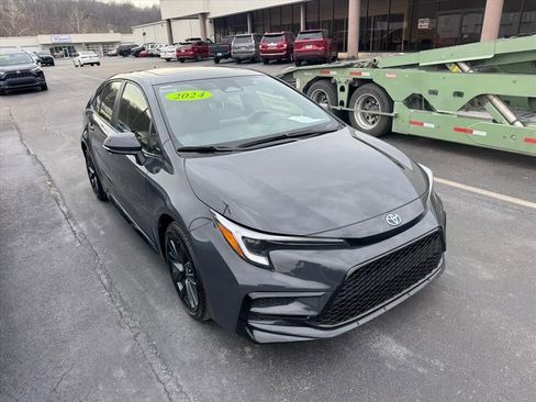 Certified 2024 Toyota Corolla SE w/ SE Package image 4