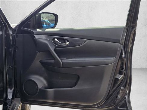 Used 2019 Nissan Rogue SV FWD image 10