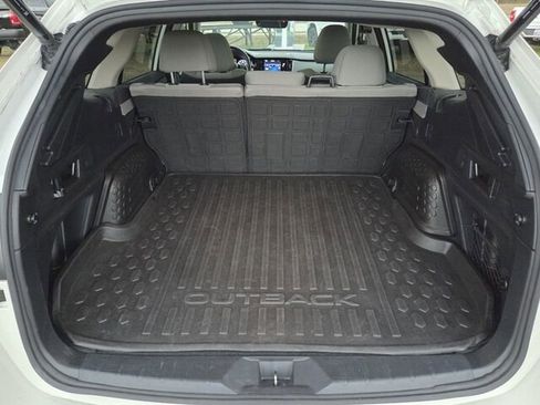 Used 2021 Subaru Outback Premium image 11