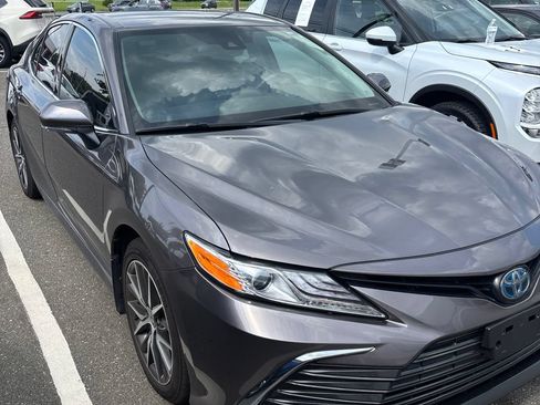 Used 2023 Toyota Camry XLE FWD image 6