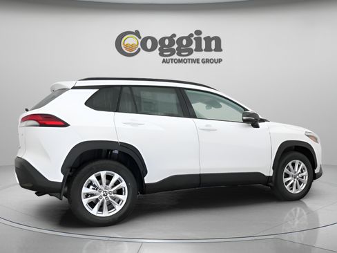 Used 2026 Toyota Corolla Cross LE FWD image 20
