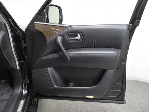 Used 2015 INFINITI QX80 w/ 22" Wheel Package image 28