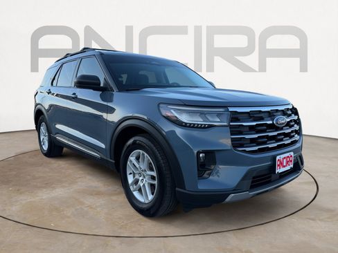Used 2025 Ford Explorer Active w/ Active Comfort Package RWD image 2