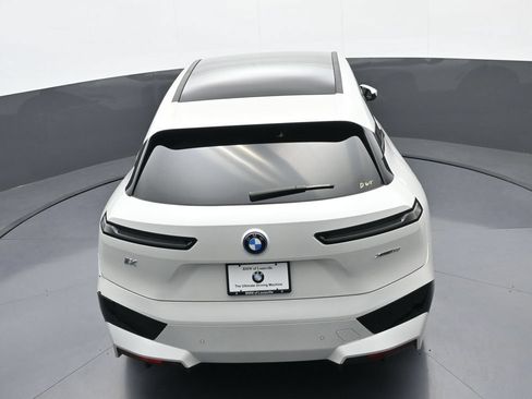 Used 2024 BMW iX xDrive50 w/ Sport Package AWD/4WD image 35