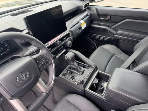 New 2026 Toyota 4Runner TRD Off-Road Premium AWD/4WD image 9