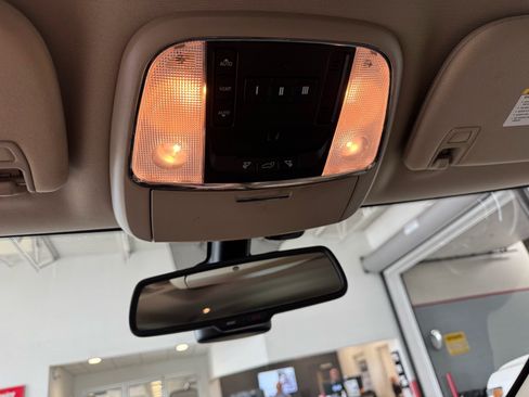 Used 2016 Jeep Grand Cherokee Limited AWD/4WD image 27