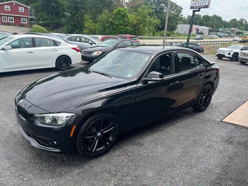 Used 2018 BMW 328d xDrive Sedan AWD/4WD image 10