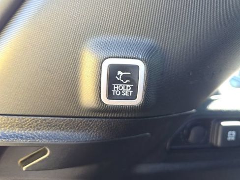 Certified 2025 Jeep Grand Cherokee Altitude AWD/4WD image 30
