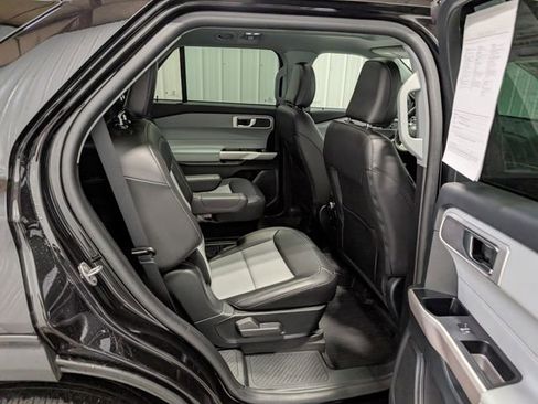 Used 2023 Ford Explorer XLT w/ Equipment Group 202A AWD/4WD image 27
