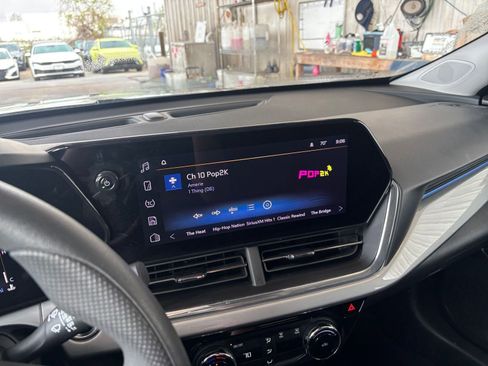 Used 2025 Chevrolet Trax LT image 20