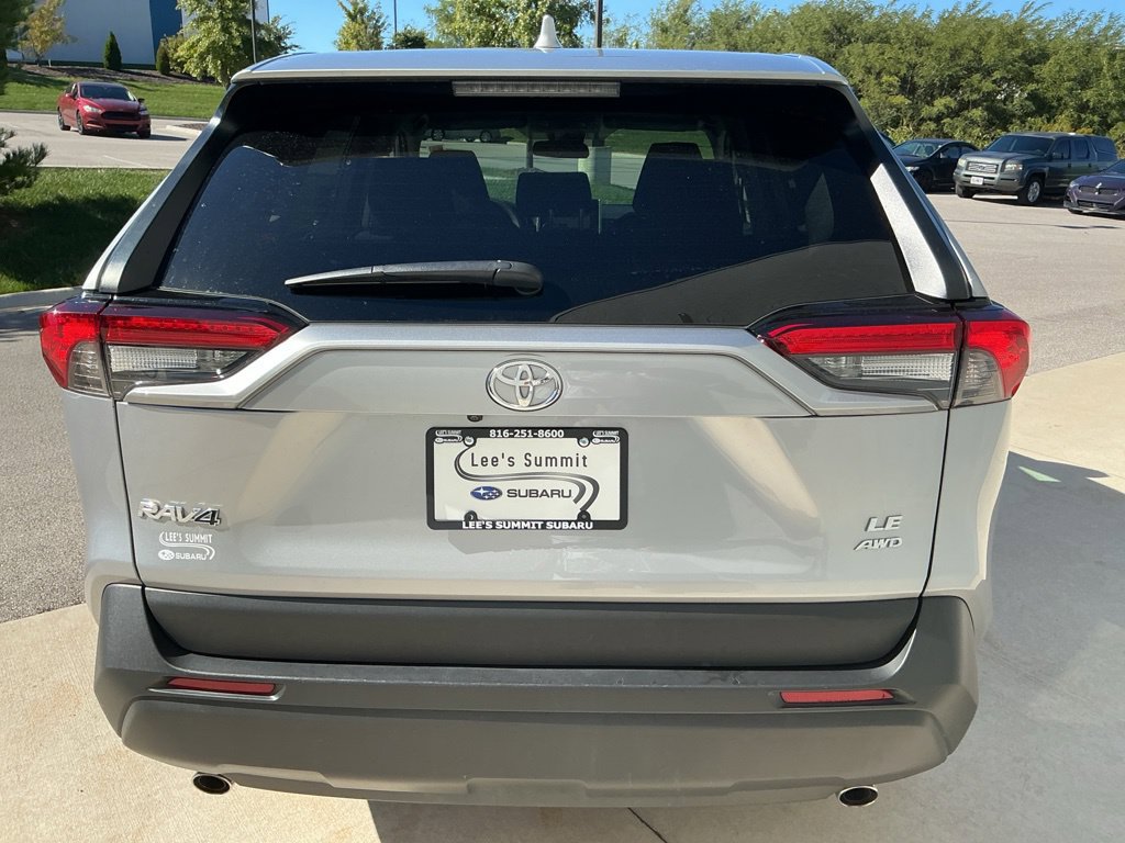 Used 2025 Toyota RAV4 LE AWD/4WD image 9