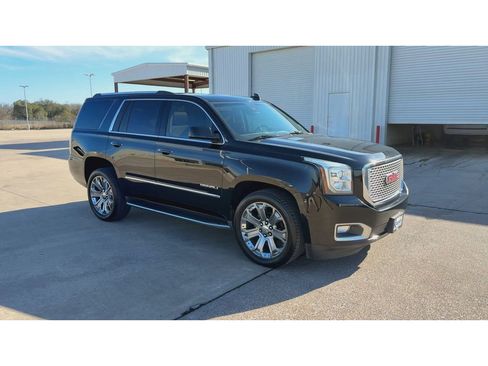 Used 2015 GMC Yukon Denali w/ Open Road Package image 2