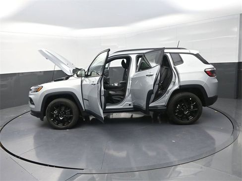 New 2026 Jeep Compass Latitude image 28