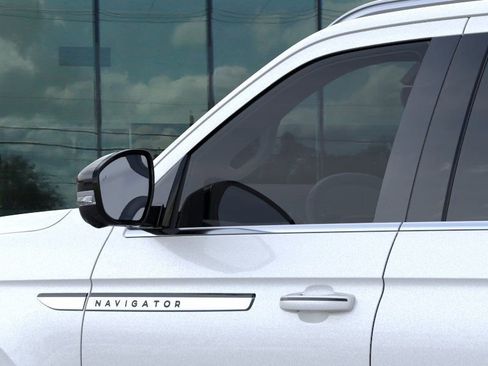 New 2026 Lincoln Navigator Premiere AWD/4WD image 20