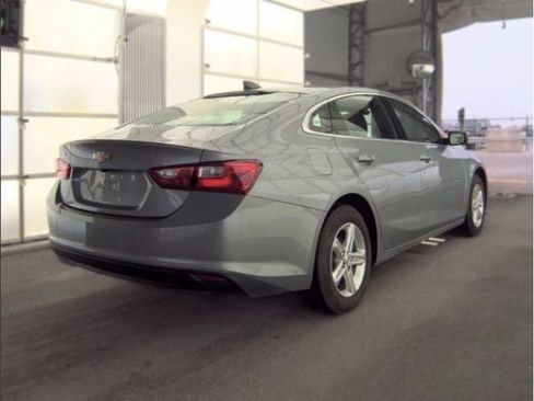 Used 2023 Chevrolet Malibu LS FWD image 2