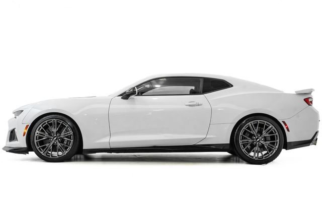 Used 2018 Chevrolet Camaro ZL1 RWD image 9