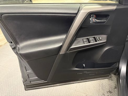 Used 2016 Toyota RAV4 XLE image 8