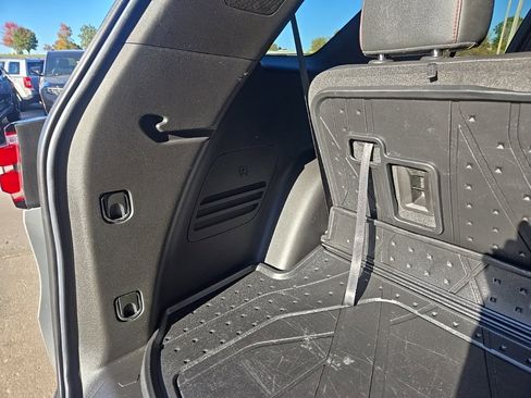 Used 2022 Chevrolet Traverse RS w/ LPO, Floor Liner Package image 96