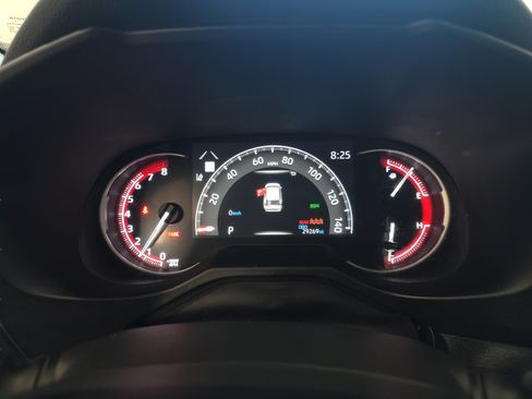 Used 2025 Toyota RAV4 XLE AWD/4WD image 15