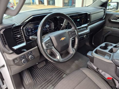 Used 2023 Chevrolet Silverado 1500 LT AWD/4WD image 29