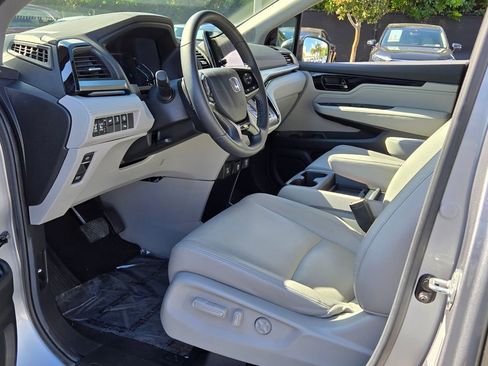 Used 2024 Honda Odyssey Touring image 13