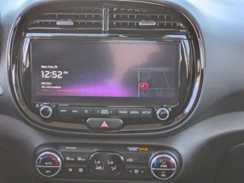 Certified 2023 Kia Soul GT-Line FWD image 18
