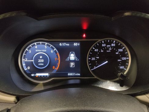 Used 2021 Nissan Versa SV FWD image 23