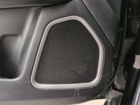 Used 2019 Jeep Compass Limited image 29