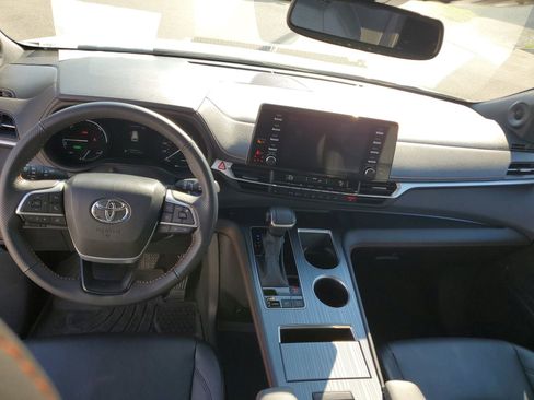 Certified 2024 Toyota Sienna XSE w/ XSE Plus Package image 10