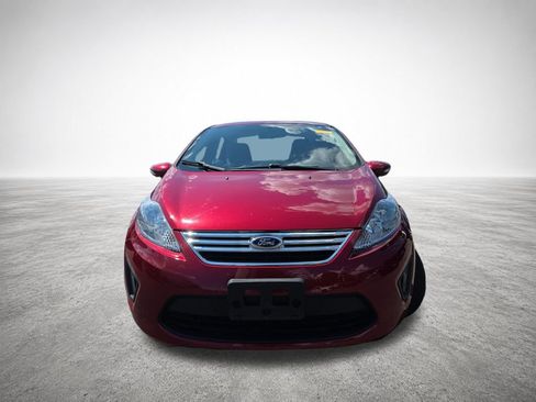Used 2013 Ford Fiesta SE FWD image 3