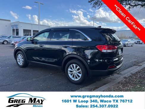 Used 2018 Kia Sorento FWD image 5