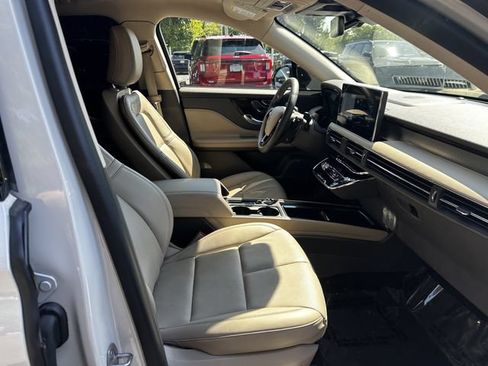 Certified 2024 Lincoln Corsair AWD w/ Equipment Group 101A image 34
