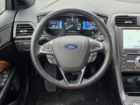Used 2020 Ford Fusion Titanium image 32