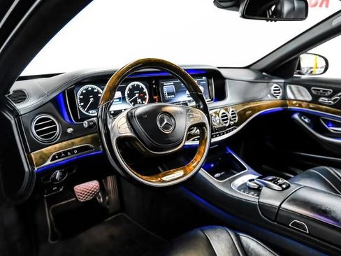 Used 2017 Mercedes-Benz S 550 Sedan image 3