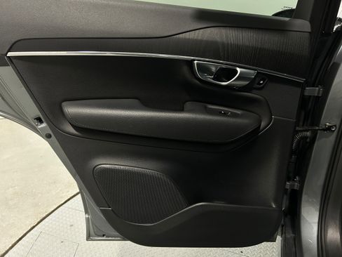 Used 2020 Volvo XC90 T6 Momentum image 26