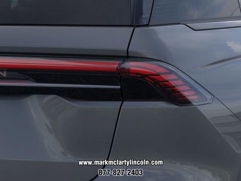 New 2025 Lincoln Nautilus Reserve image 21