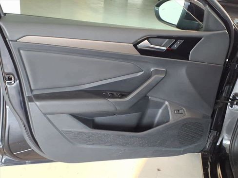 Used 2019 Volkswagen Jetta SEL Premium image 10