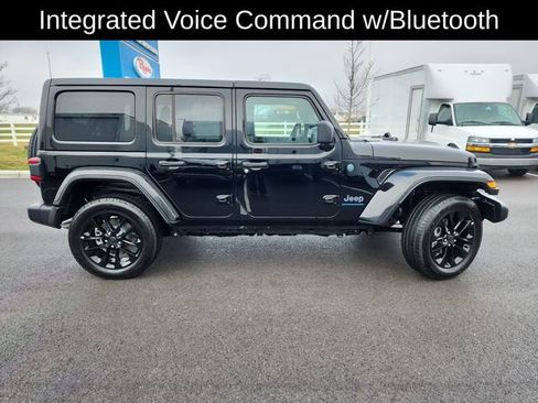 Used 2025 Jeep Wrangler Unlimited Sahara w/ Safety Group image 11