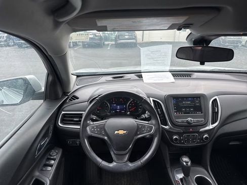 Used 2019 Chevrolet Equinox LT w/ Driver Convenience Package image 10