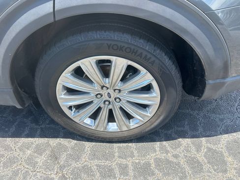 Certified 2020 Ford Explorer Limited RWD image 20
