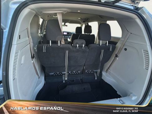 Used 2022 Chrysler Voyager LX image 30