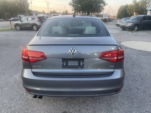 Used 2015 Volkswagen Jetta Sport FWD image 9