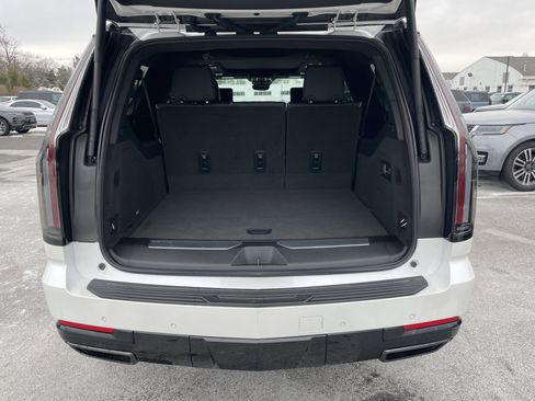 Used 2025 Cadillac Escalade ESV Sport Platinum image 40